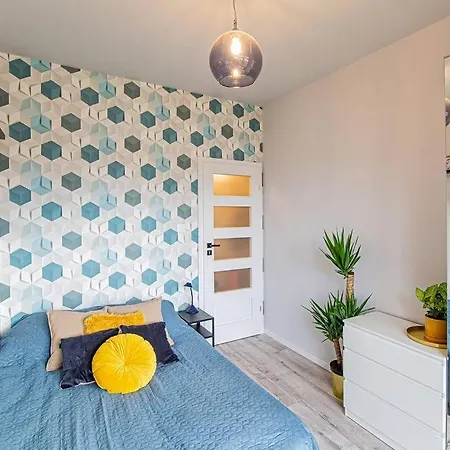 Apartment With Garden Bezplatny Parking !!!